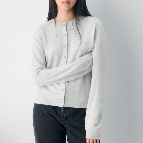 NWOT Aritzia 100% Bare Cashmere Crew Cardigan small - Picture 3 of 12